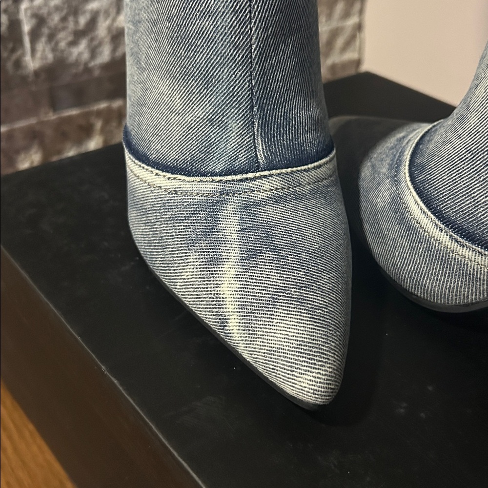 Cape Robbin Salina Light Blue Denim Heeled Boots new in box size 6 - Picture 4 of 13